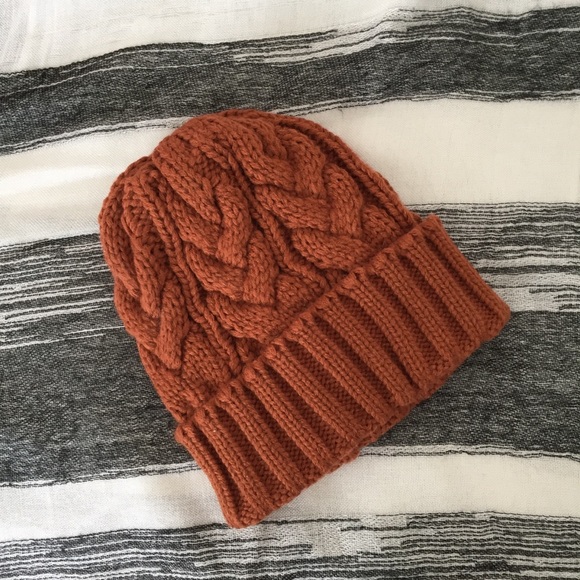 NWT Camel Beanie - Picture 3 of 4